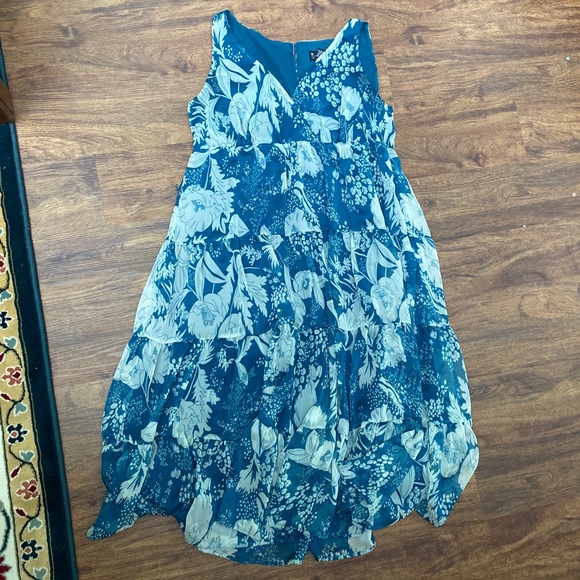 Tiered chiffon floral midi dress - Picture 4 of 12